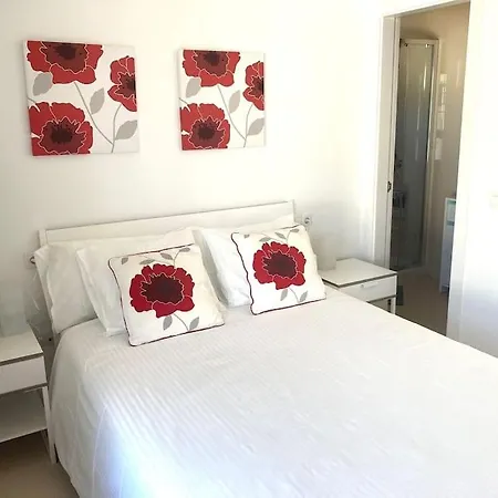 וילה Luxury 4-bedroom With Heated Pool + Sea View פלאיה בלנקה