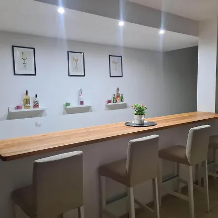 וילה Luxury 4-bedroom With Heated Pool + Sea View *