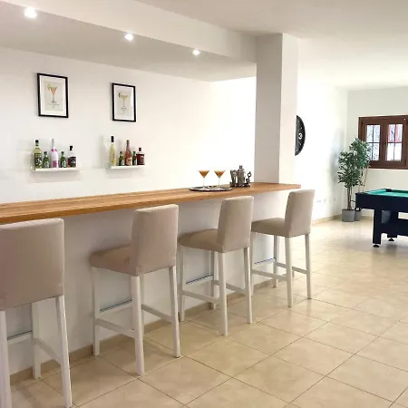 Luxury 4-bedroom With Heated Pool + Sea View פלאיה בלנקה